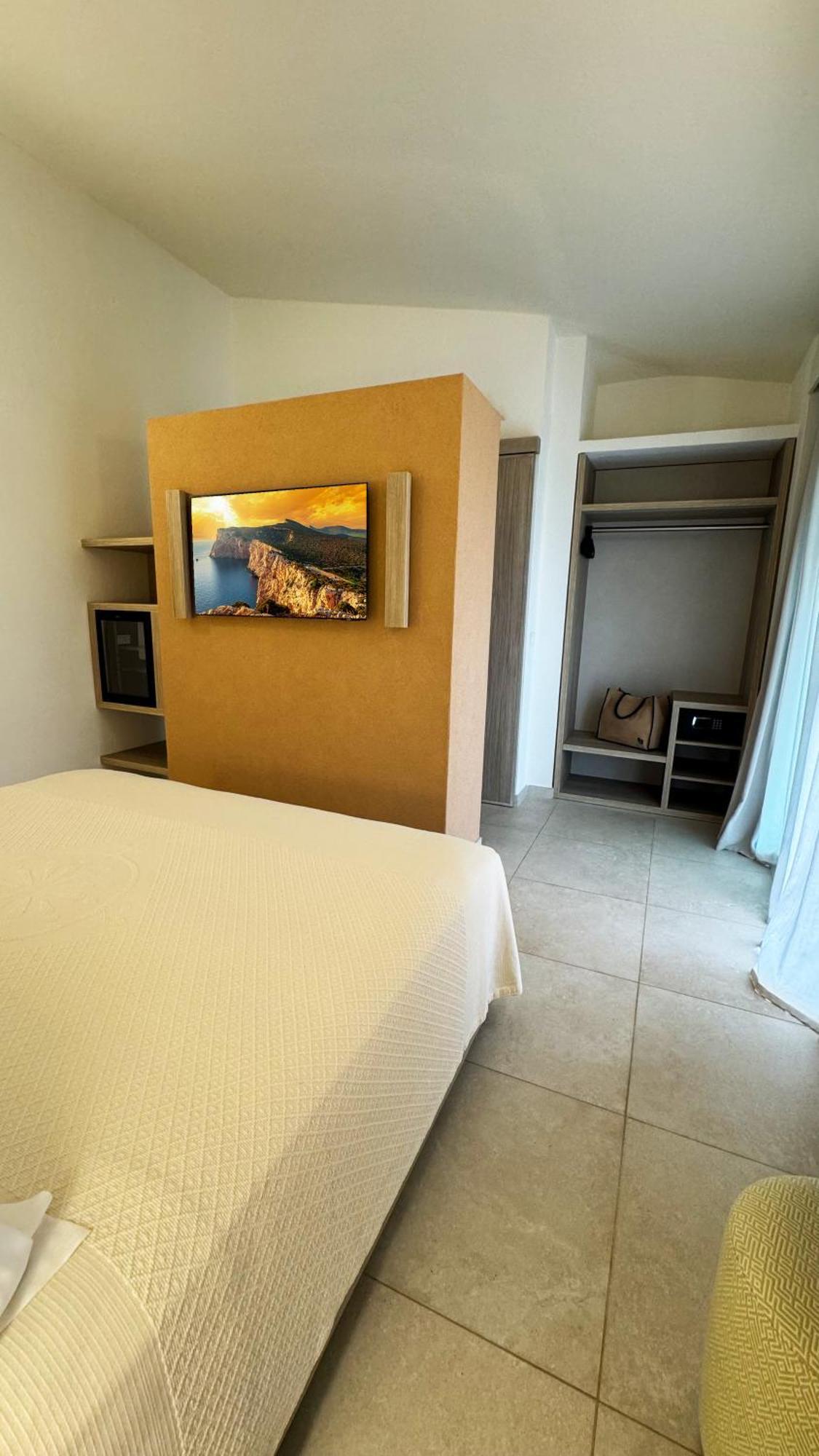 Sant'Elmo Beach Hotel Castiadas Phòng bức ảnh